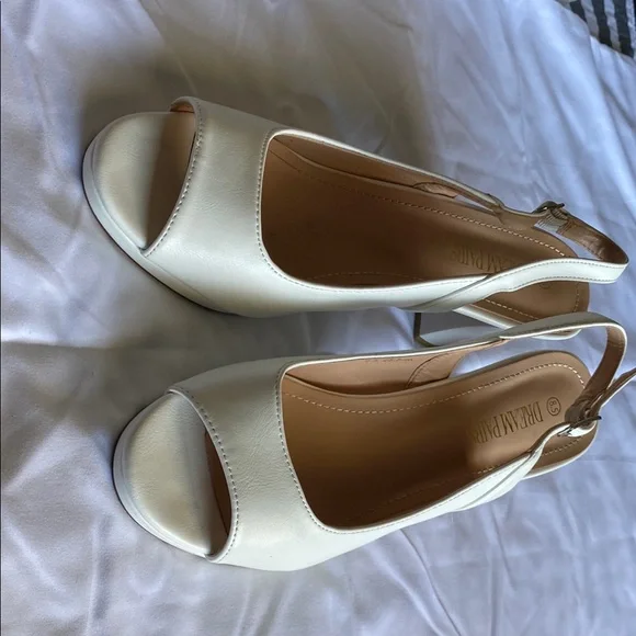 Dream Pairs Ivory Slingback Heels - Picture 4 of 6